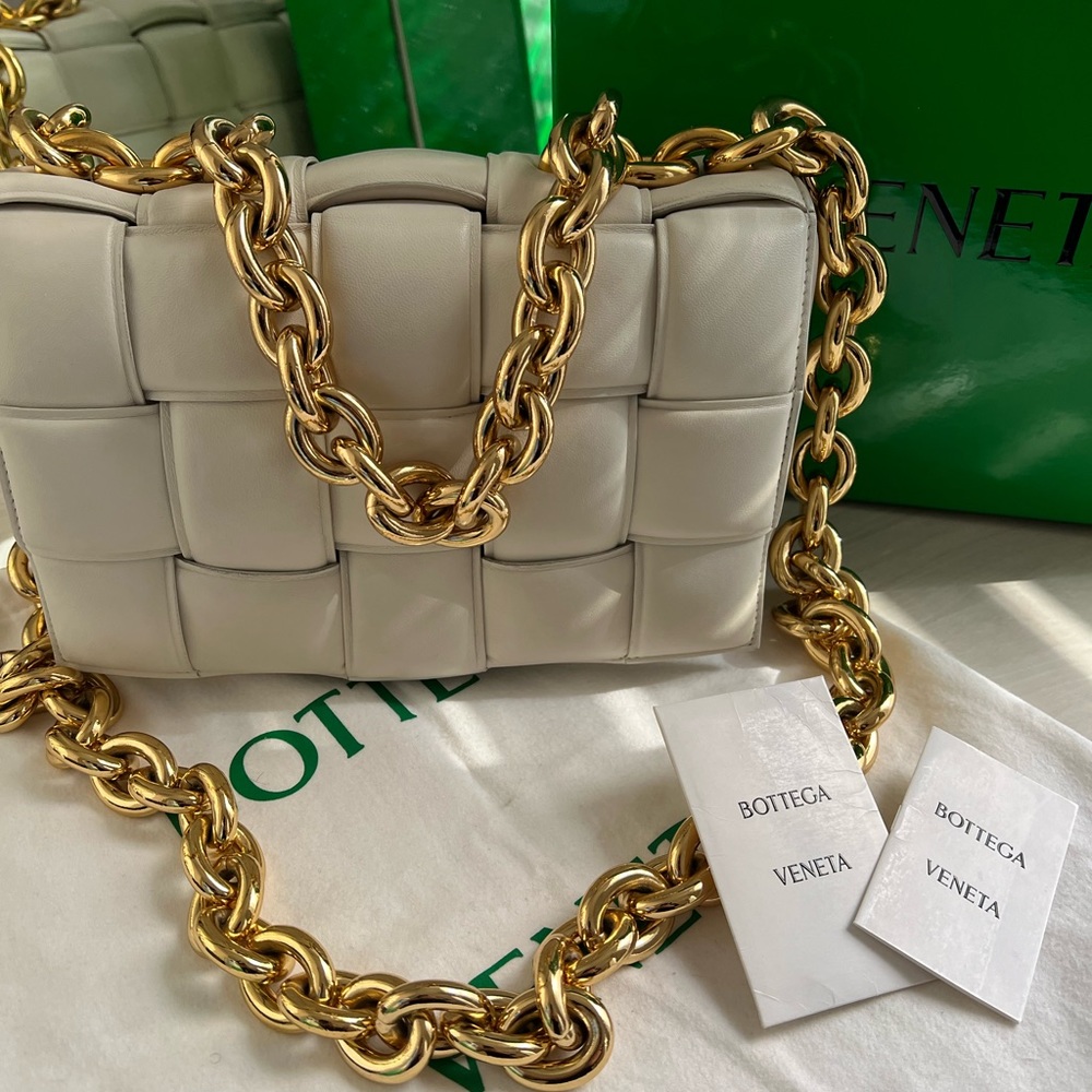 Bottega Veneta Chain Cassette Bag (in the color chalk)